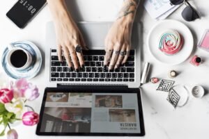 10 Elementos Clave para una Página Web que Convierta Visitas en Clientes